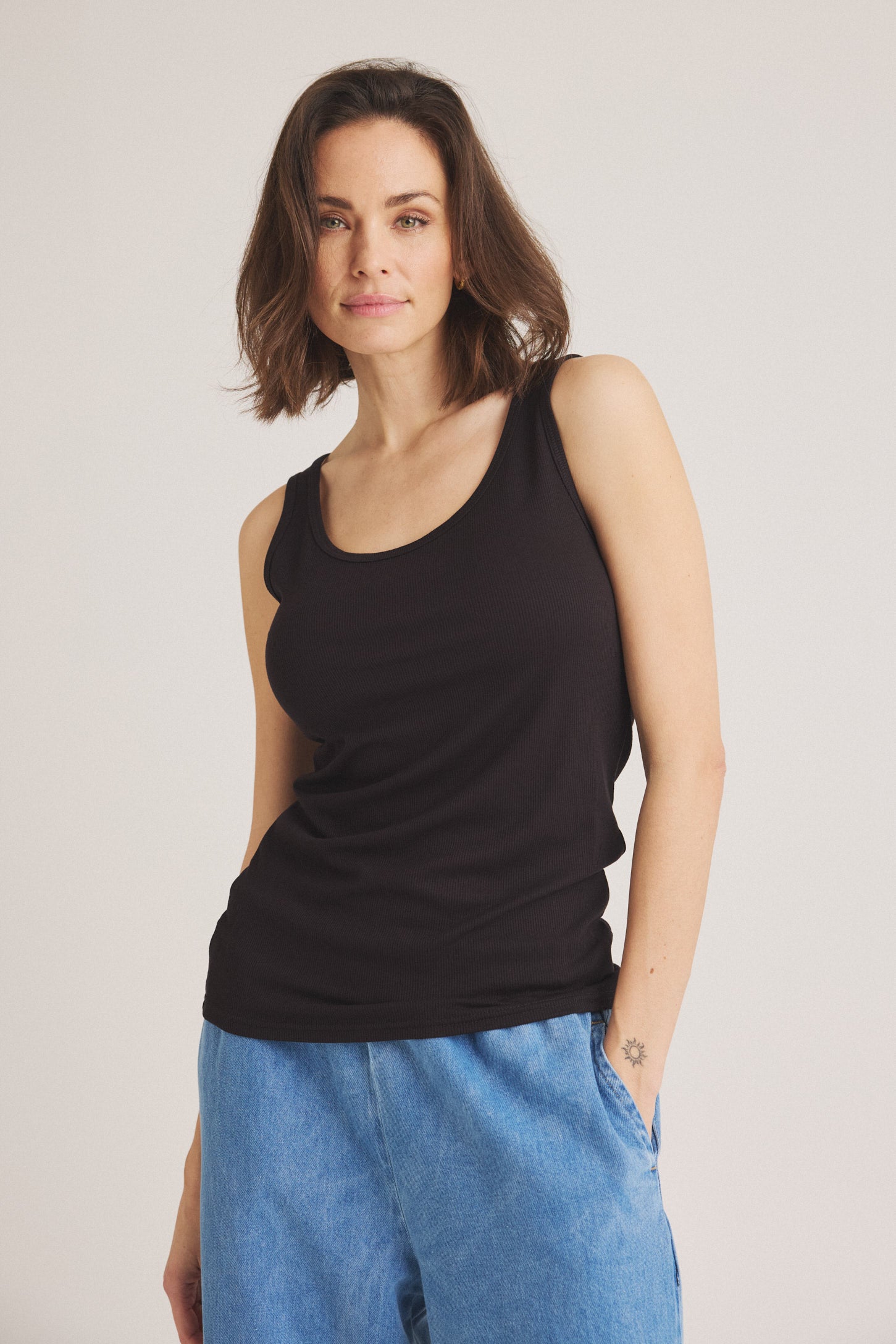 LUXZUZ // ONE TWO Adelina Top Top 999 Black