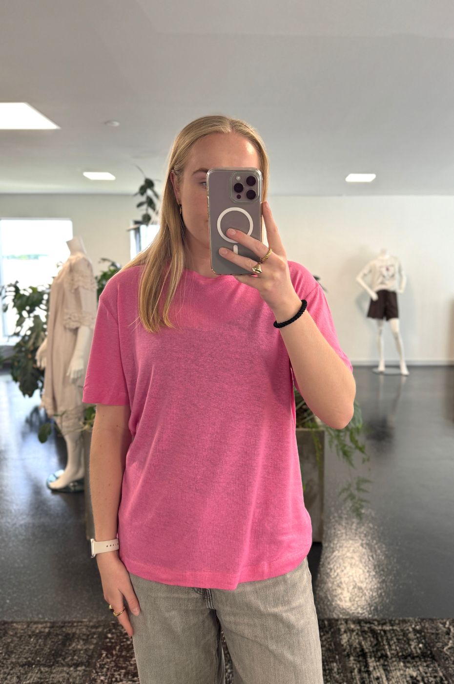 LUXZUZ // ONE TWO Essenti Linen T-Shirt T-Shirt 380 Sachet Pink