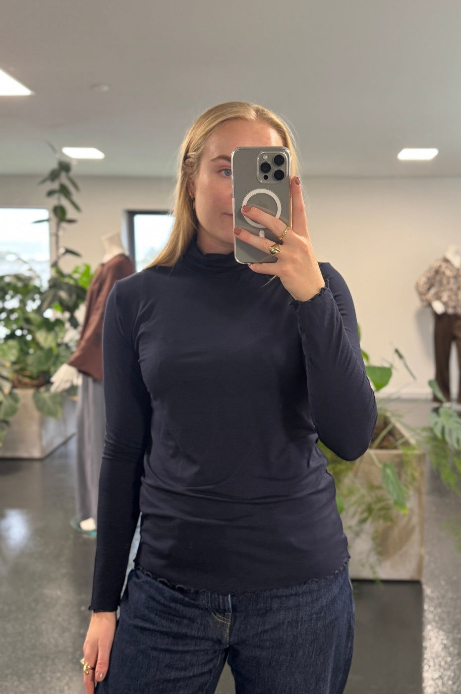 LUXZUZ // ONE TWO Jachio Bamboo Rollneck T-Shirt 577 Night Blue