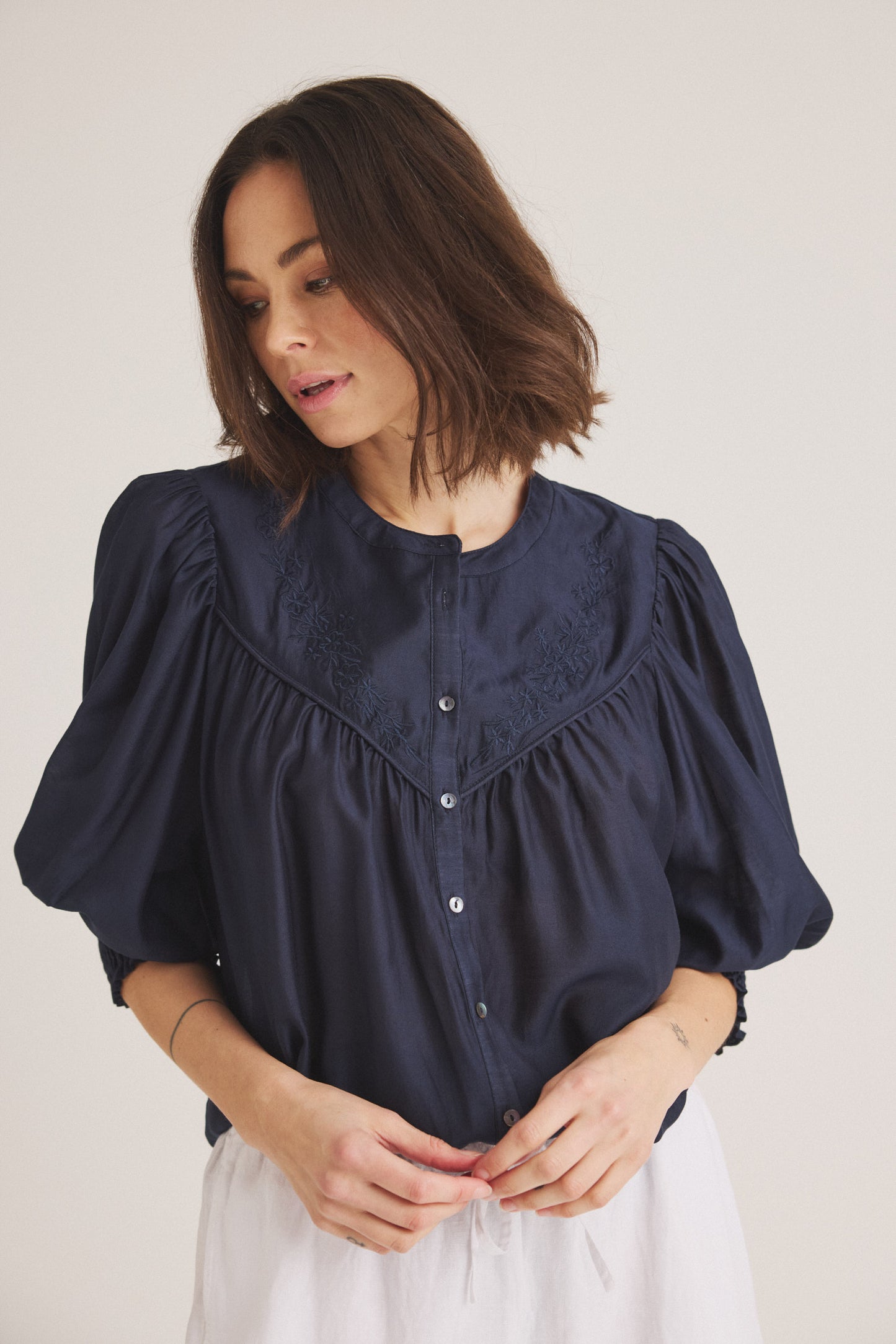 LUXZUZ // ONE TWO Jeana Shirt Shirt 599 Dark Indigo