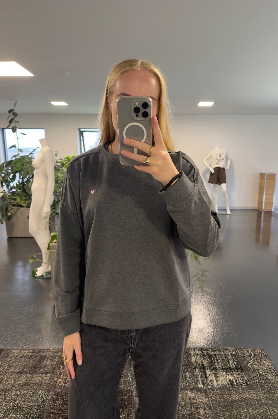LUXZUZ // ONE TWO Jeanie Sweat Sweat 833 Asphalt