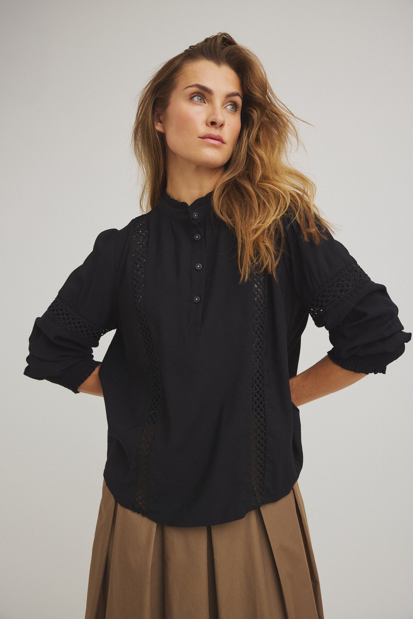LUXZUZ // ONE TWO Jillie Blouse Blouse 999 Black