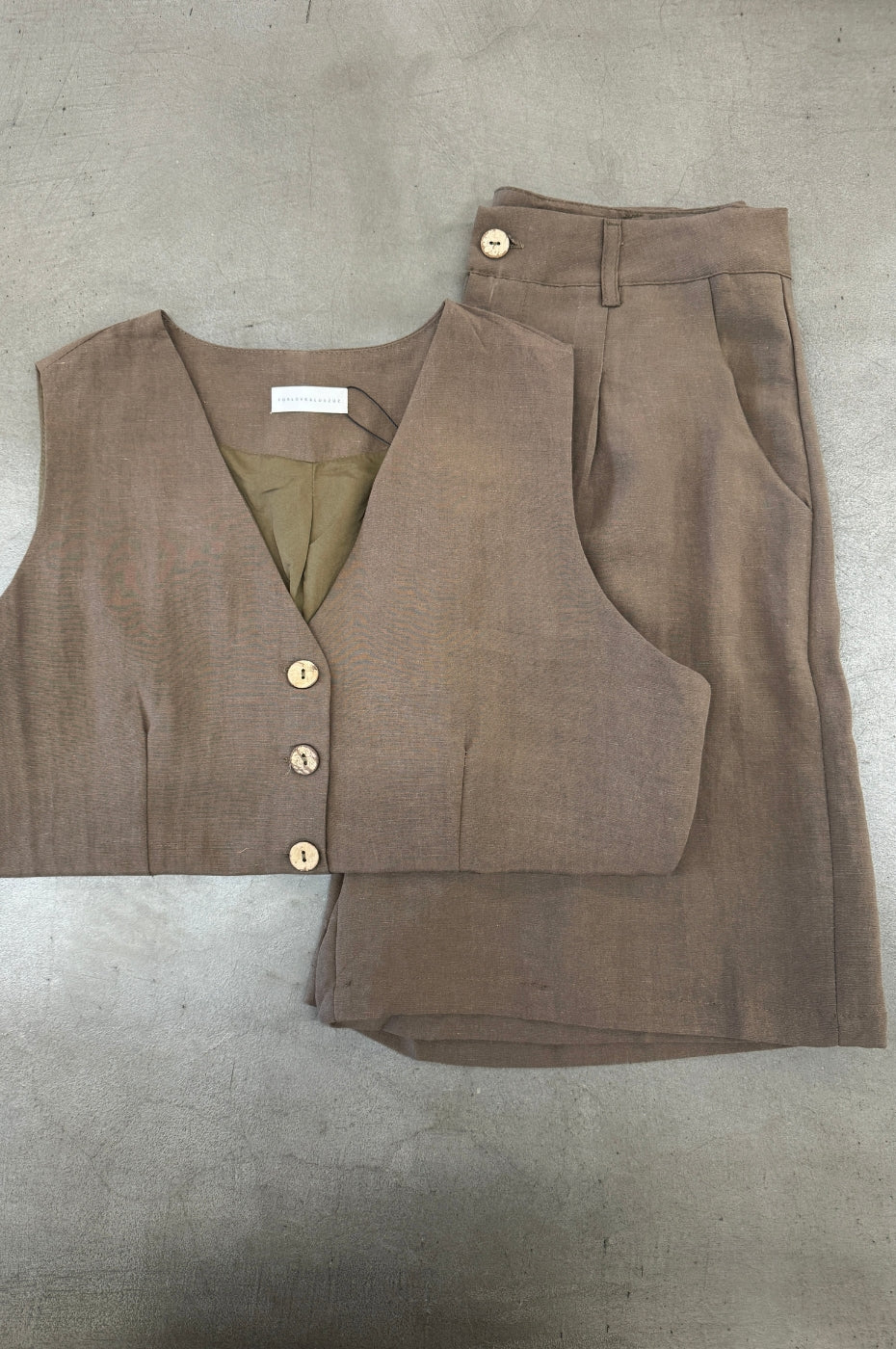 LUXZUZ // ONE TWO Alessandra Vest Vest Army Green 6330