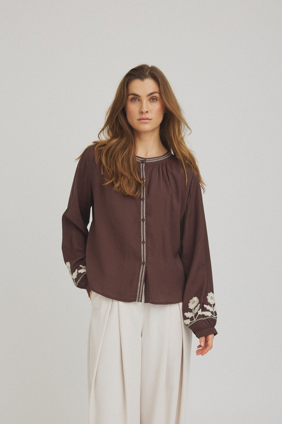 LUXZUZ // ONE TWO Allice Shirt Shirt Dark Brown 7090