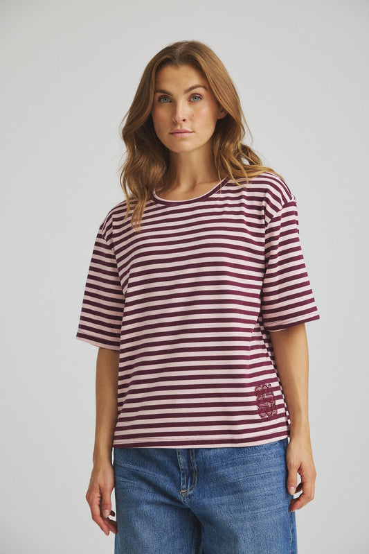 LUXZUZ // ONE TWO Boxy T-shirt T-Shirt 449 Winetasting