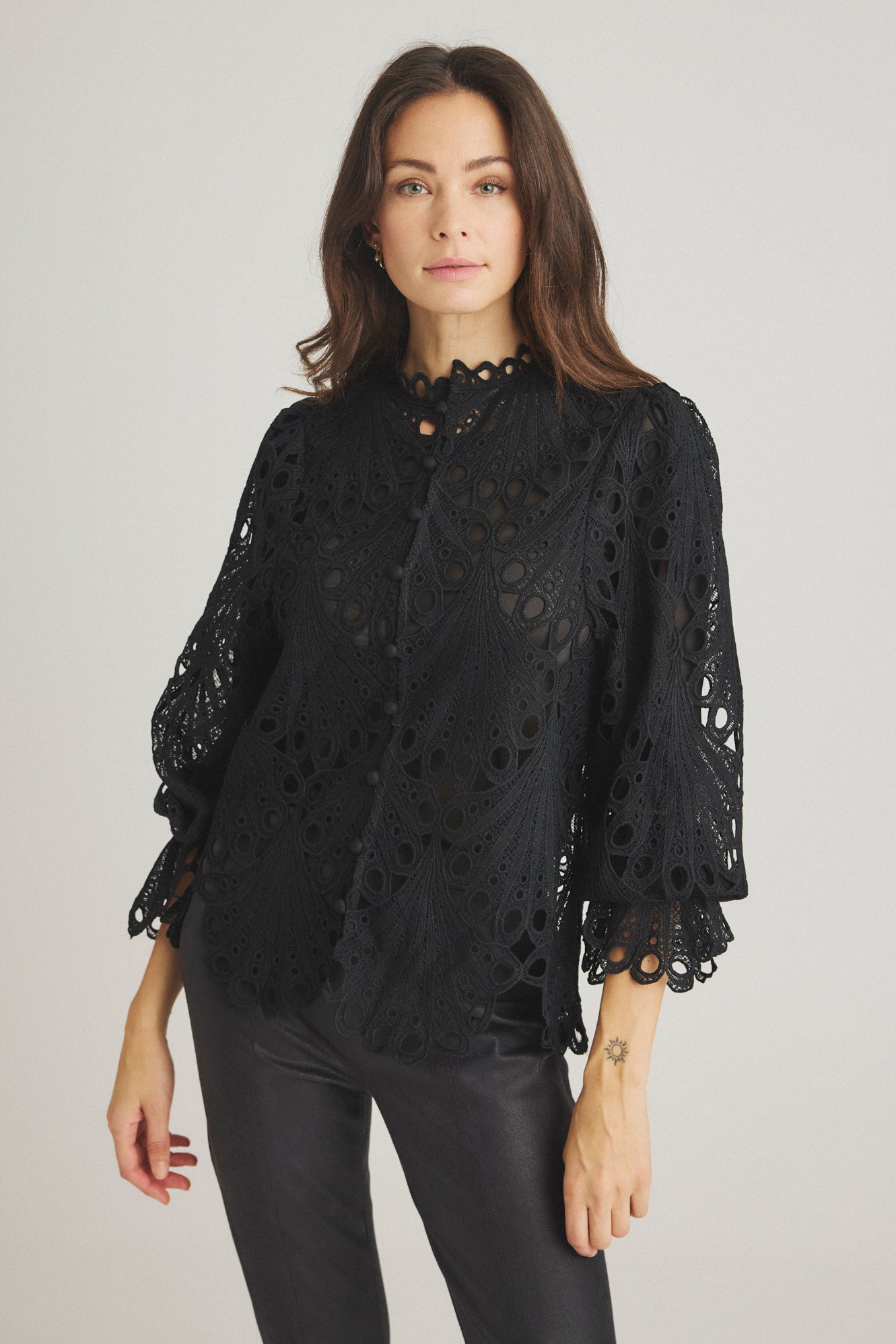 LUXZUZ // ONE TWO Clarisse Shirt Shirt 999 Black