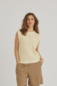 Corinn Knit - Anise Flower