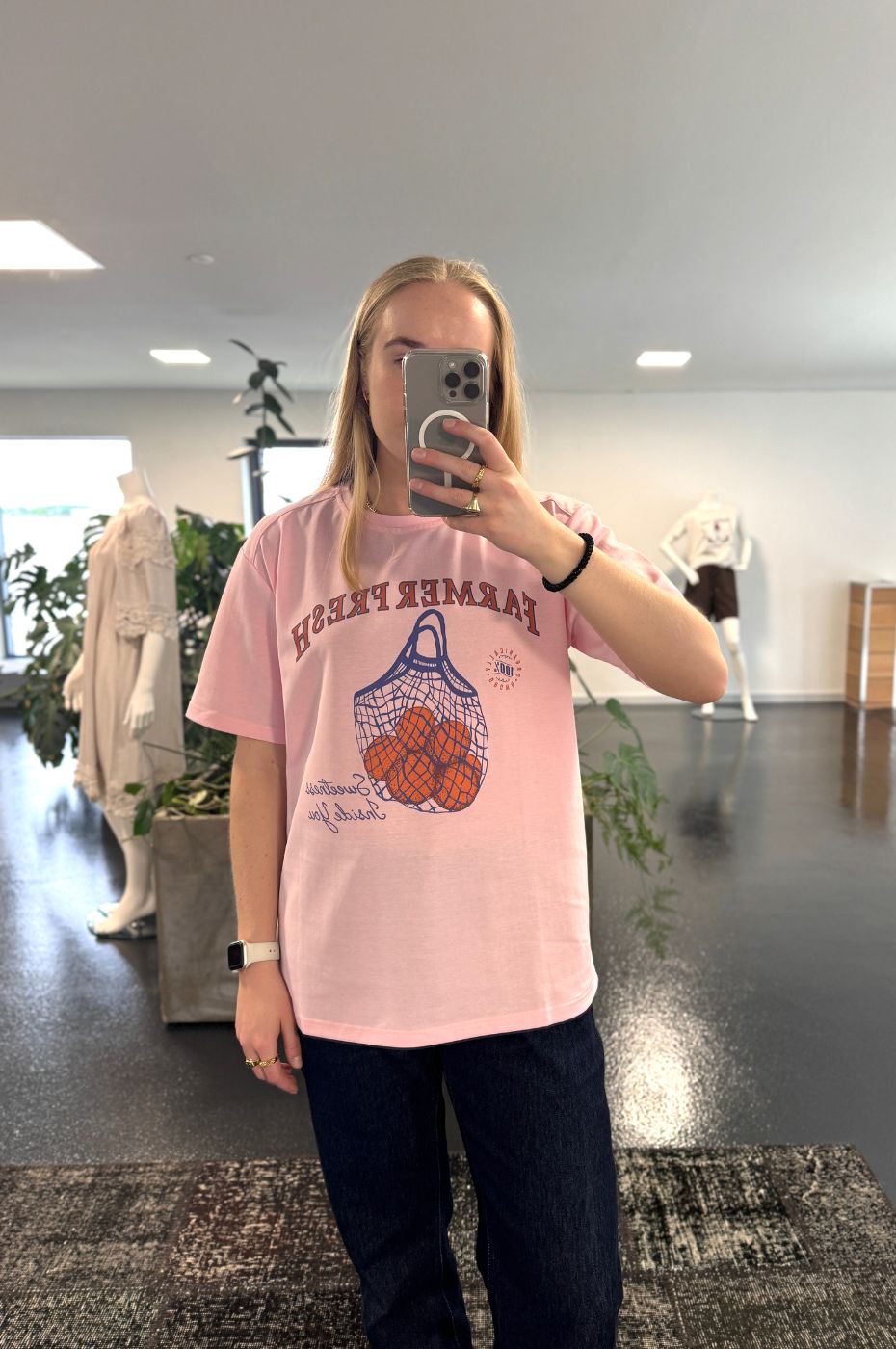 LUXZUZ // ONE TWO Farmer Fresh T-shirt T-Shirt 335 Crystal Rose