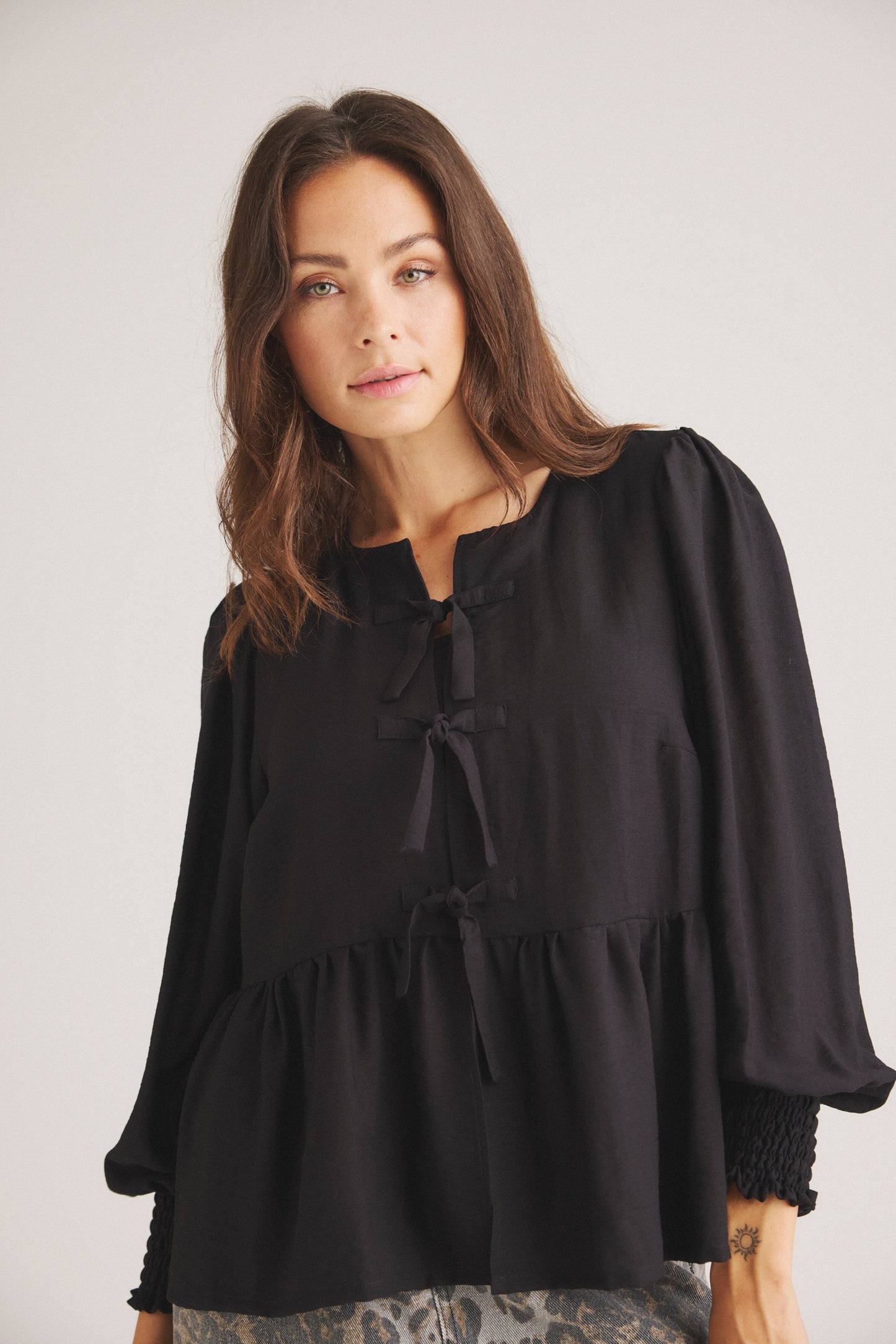 LUXZUZ // ONE TWO Lyneto Blouse Blouse 999 Black