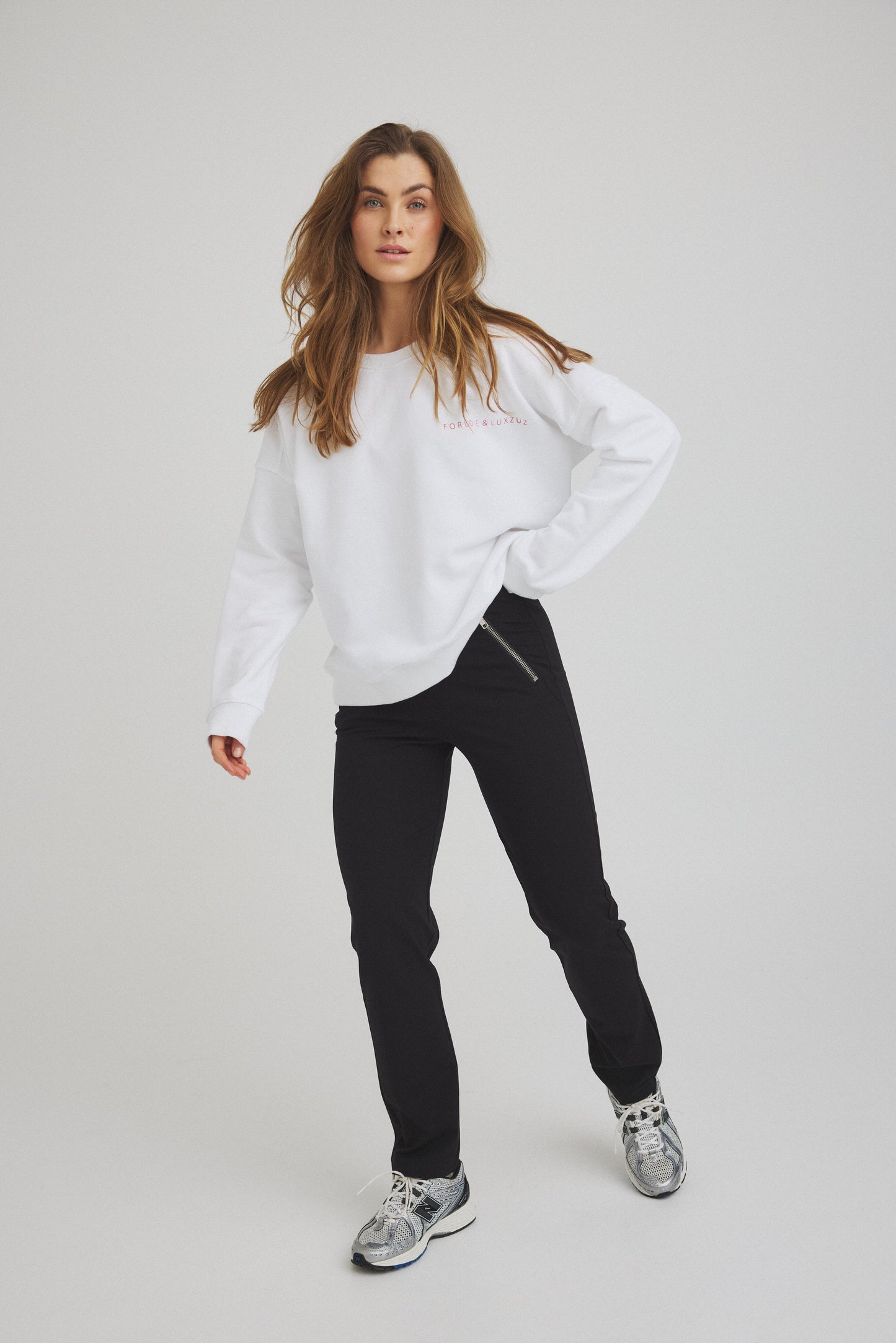 LUXZUZ // ONE TWO Rise Pant Pant 999 Black