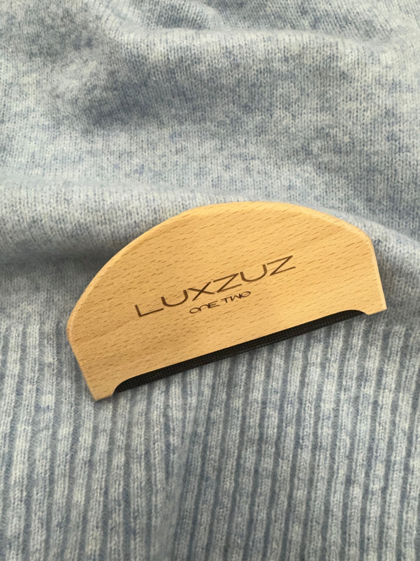 LUXZUZ // ONE TWO Sweater Pilling Comb Accessories 990 Birch Wood