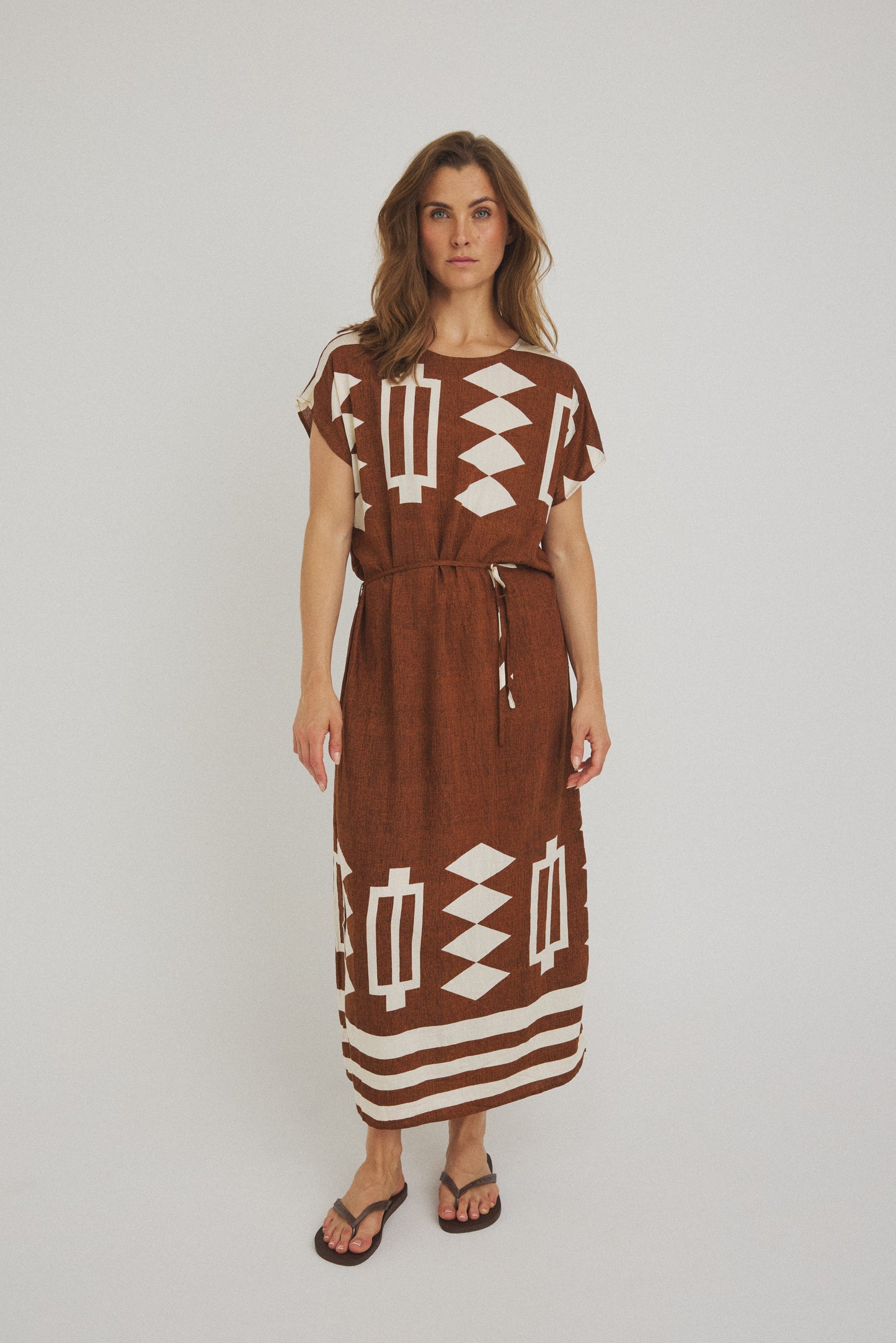 LUXZUZ // ONE TWO Vejdi Dress Dress Dark Brown 7090