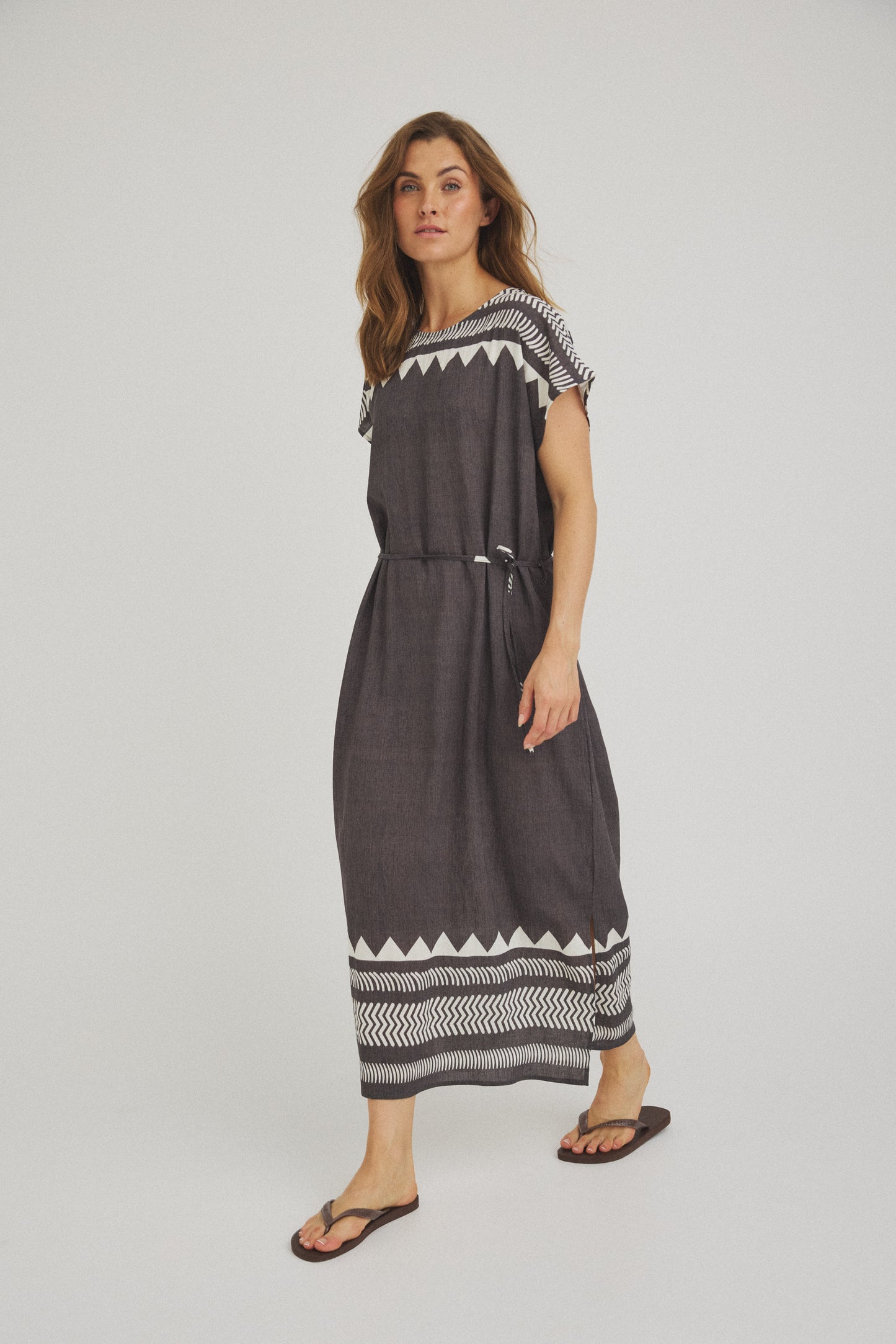 LUXZUZ // ONE TWO Vera Dress Dress 8330 Asphalt