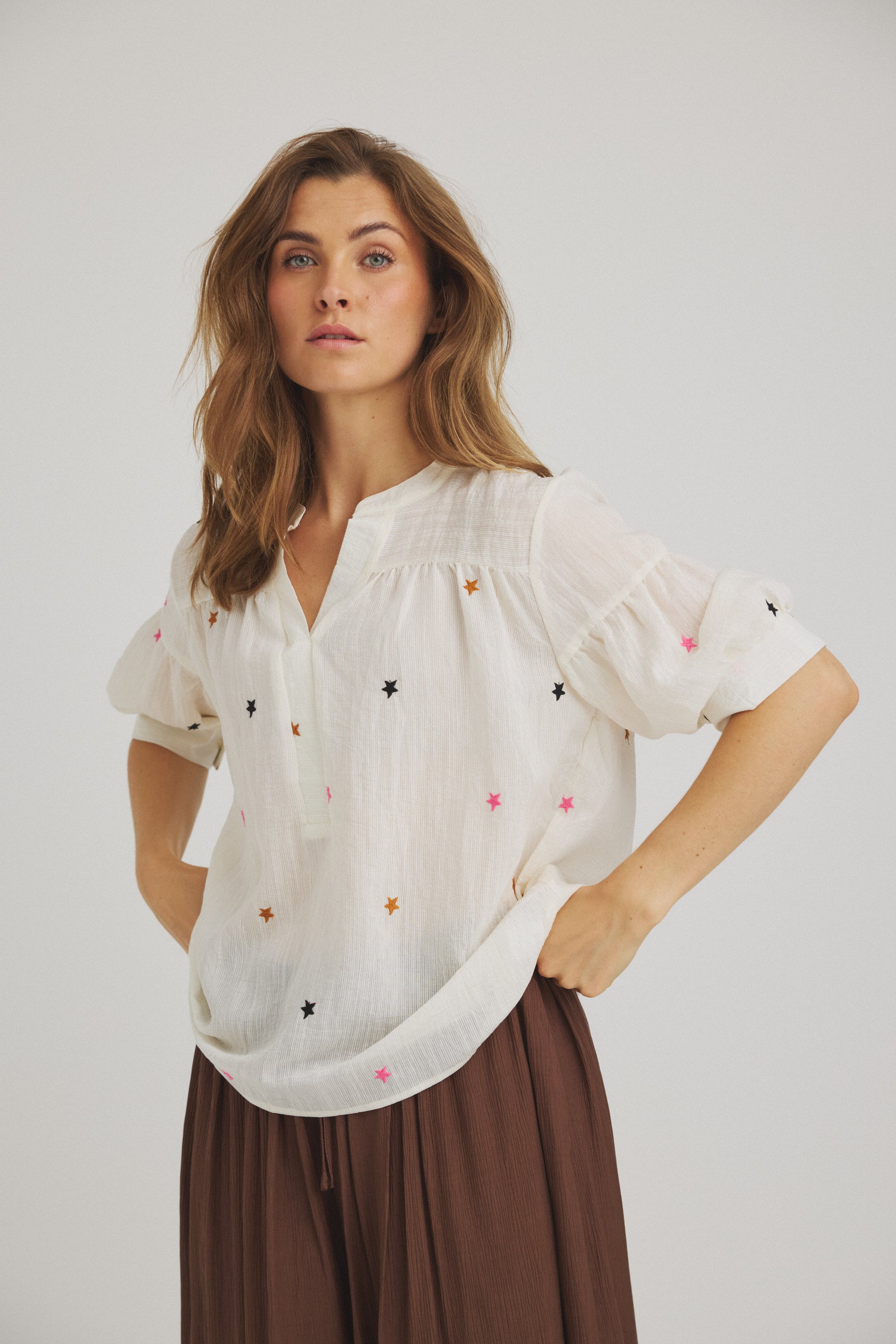 LUXZUZ // ONE TWO Vibse Blouse Blouse Cream 7037