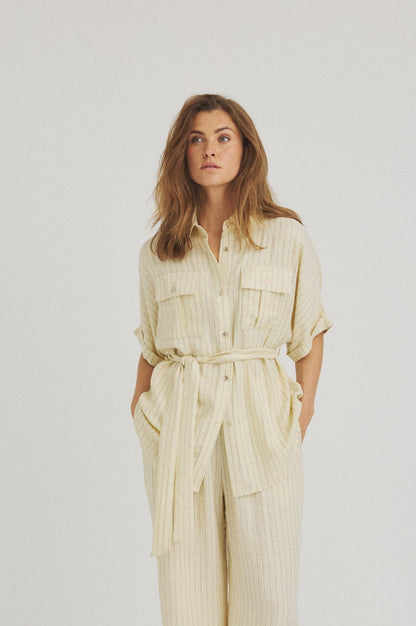 LUXZUZ // ONE TWO Viol Shirt Shirt Butter 1030