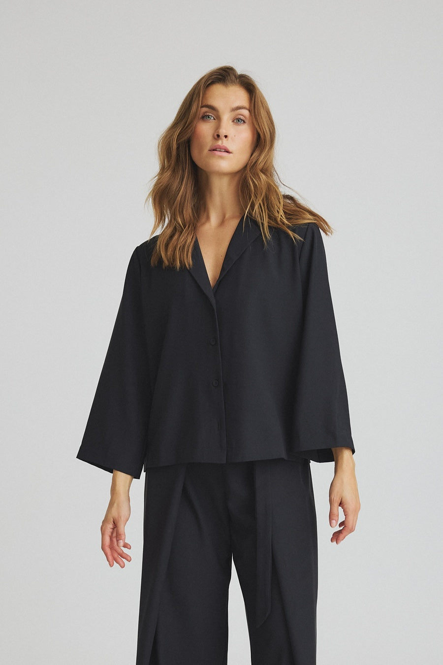 LUXZUZ // ONE TWO Zenika Shirt Shirt 999 Black