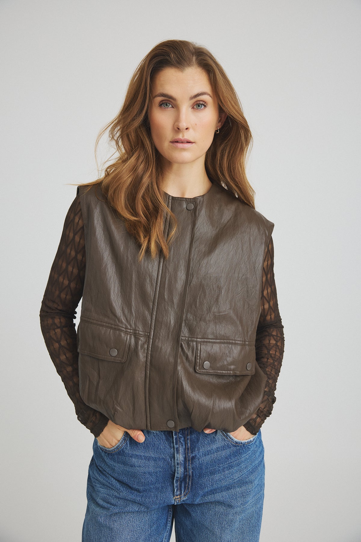 LUXZUZ // ONE TWO Zickan Vest Vest 728 Teak