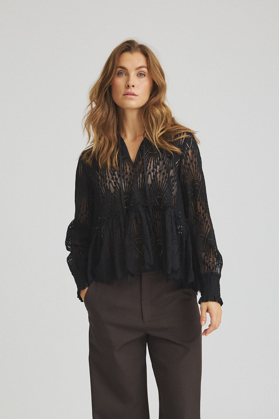 LUXZUZ // ONE TWO Zinaida Blouse Shirt 999 Black